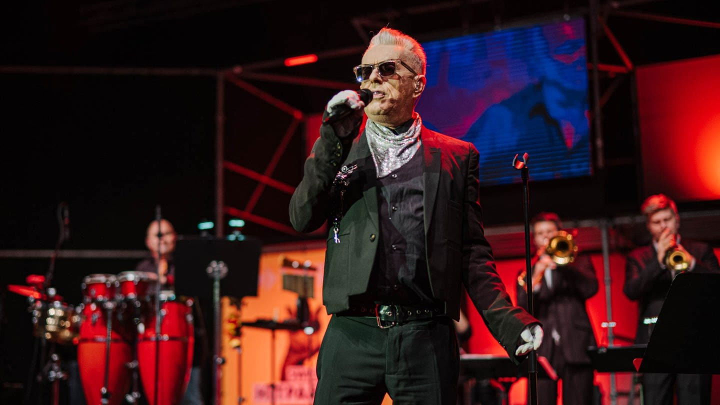 Backdrop for Holly Johnson mit der SWR1 Band beim Finale der SWR1 Hitparade 2019