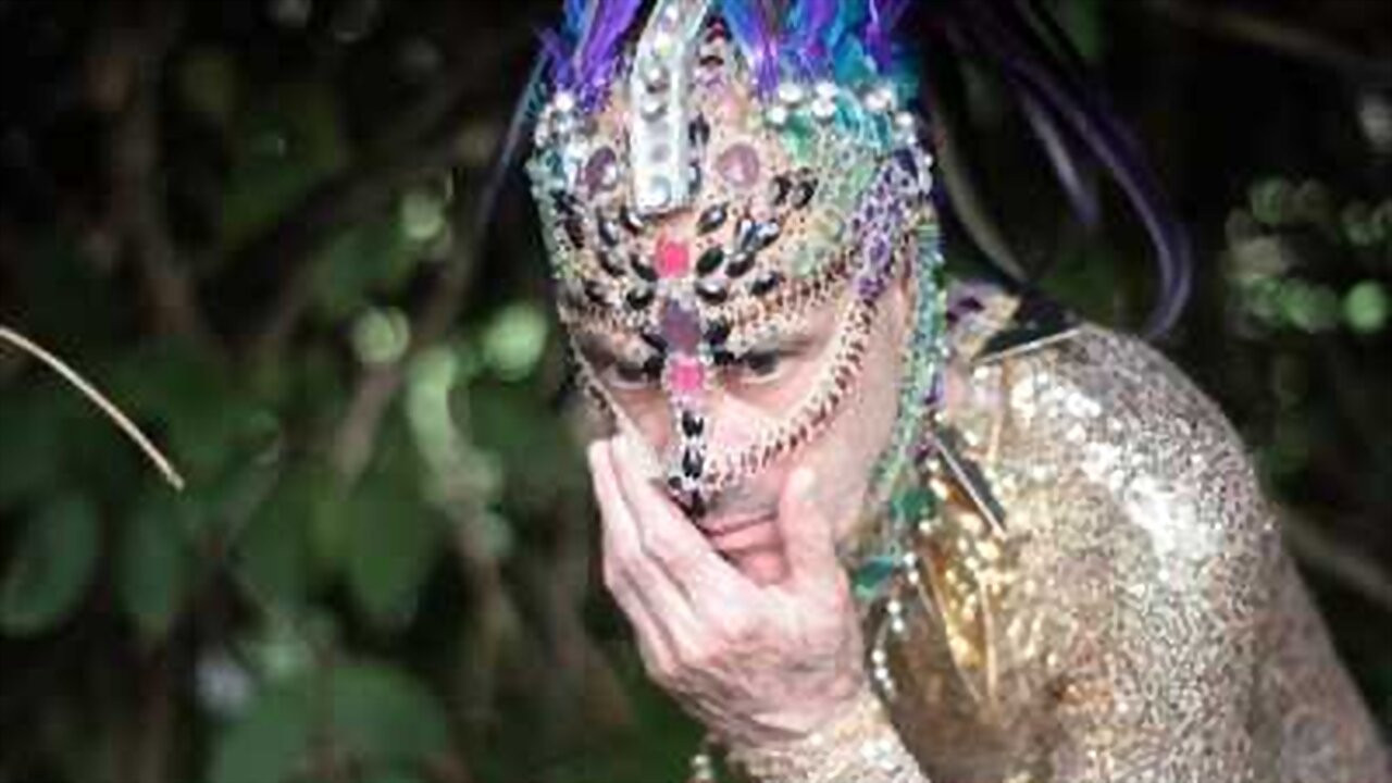 Backdrop for Naked Eye