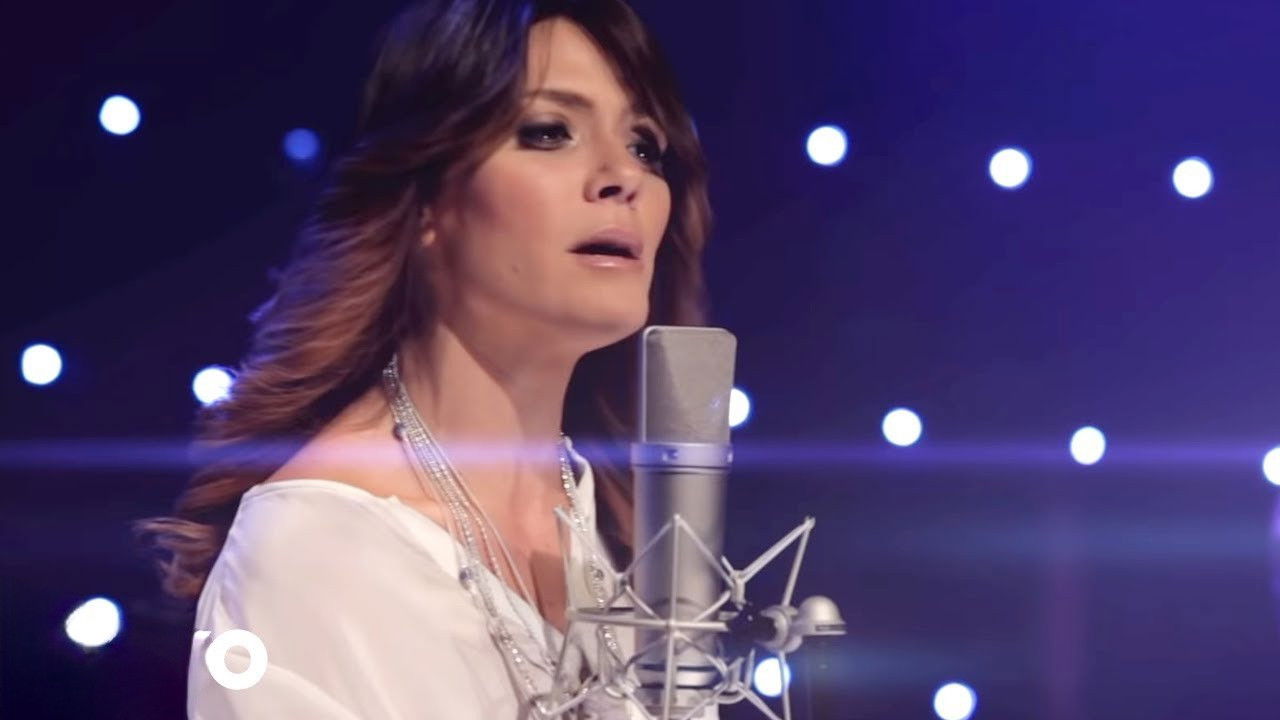 Backdrop for Kany Garcia