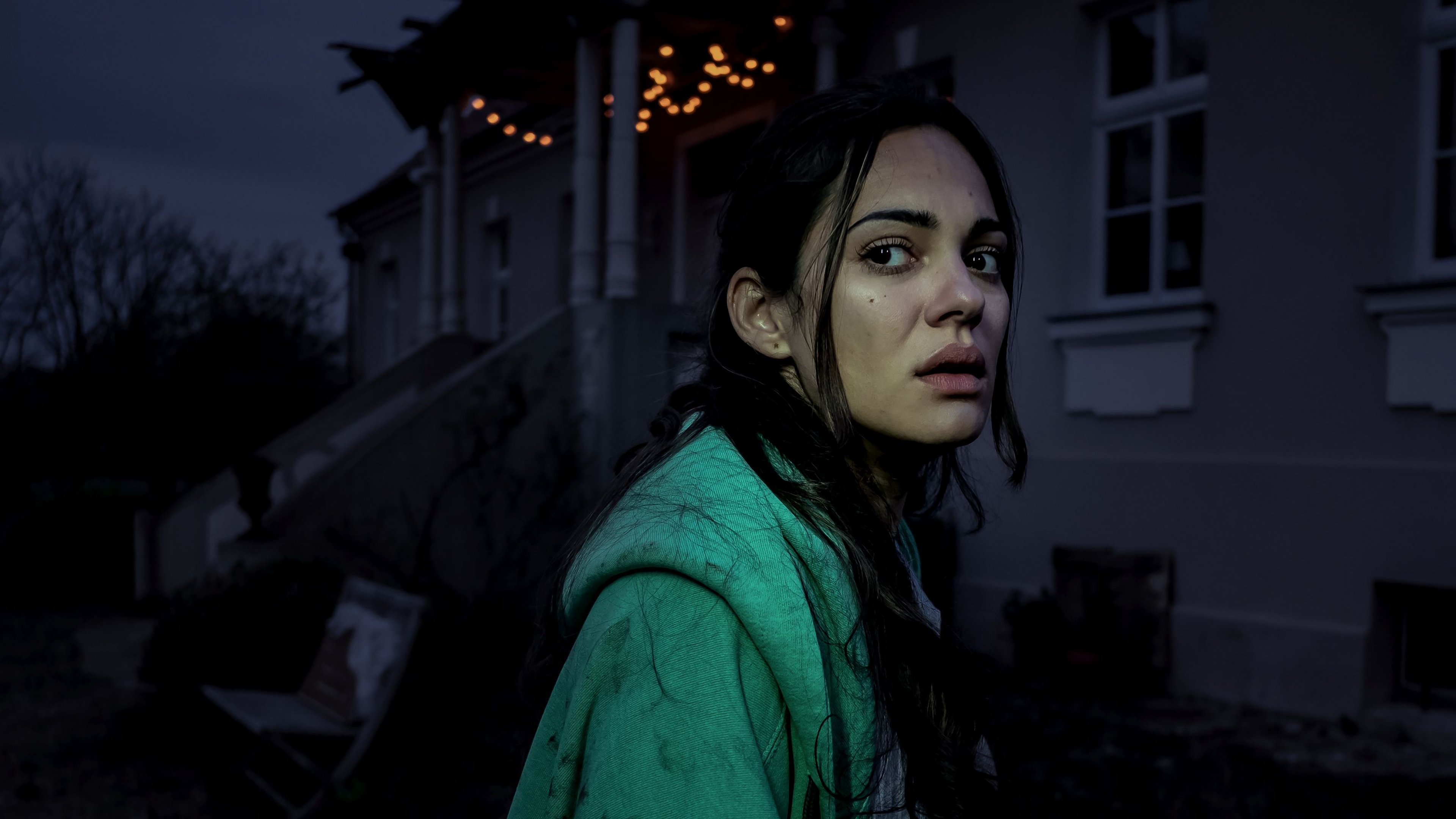 Backdrop for Home Sweet Home - Where Evil Lives