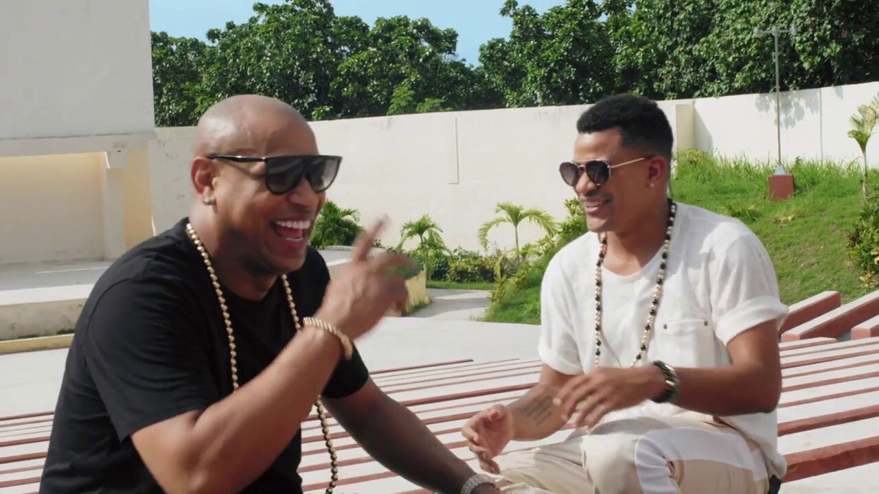 Backdrop for Gente de Zona: En Letra de Otro