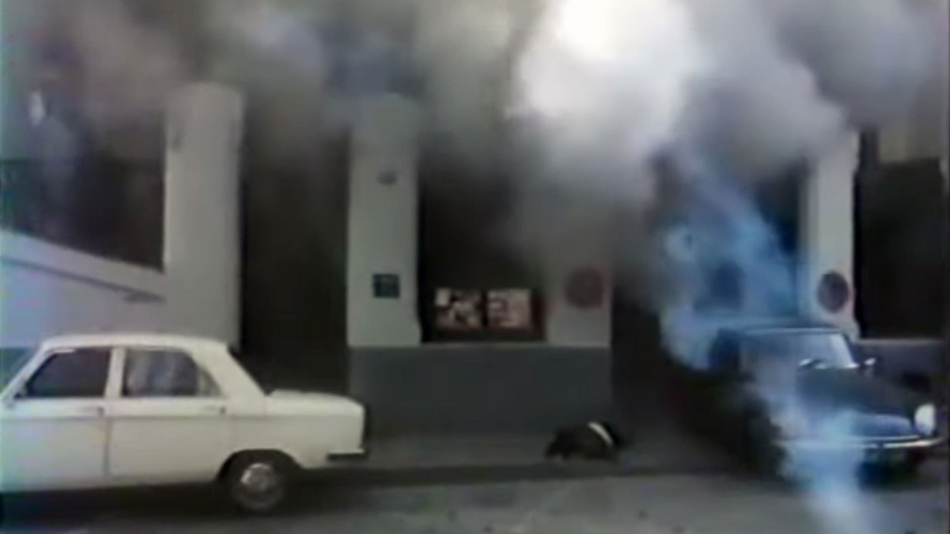 Backdrop for Autopsie d’un complot