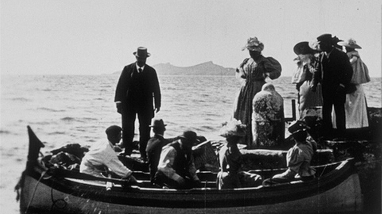 Backdrop for Embarquement pour la promenade