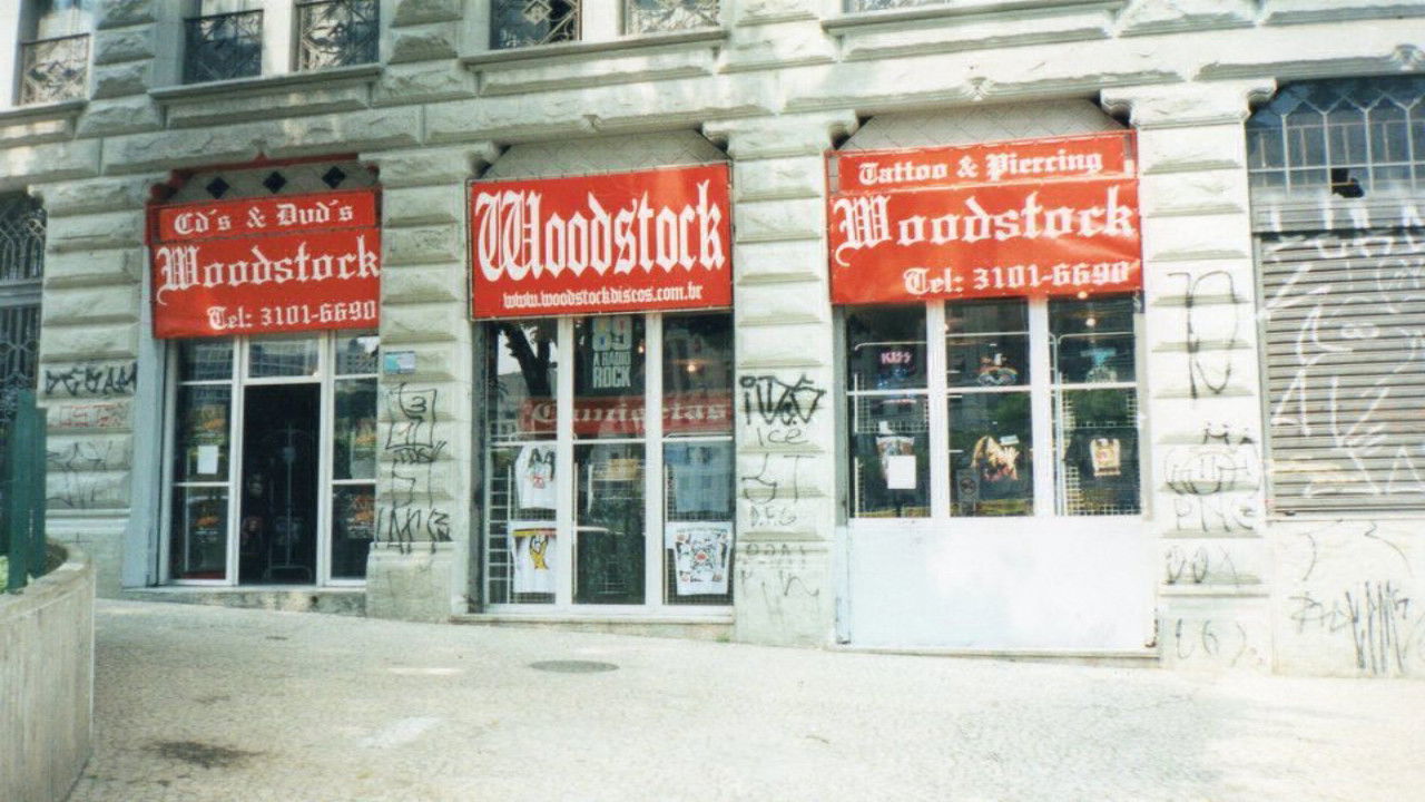 Backdrop for Woodstock - Mais Que Uma Loja