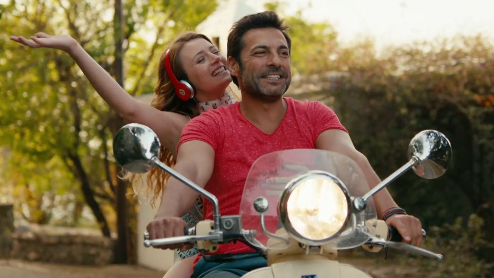 Backdrop for Seni Seviyorum Adamım