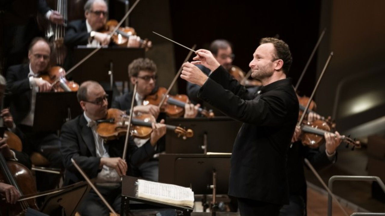 Backdrop for Berliner Philharmoniker 2021/22: Silvesterkonzert mit Kirill Petrenko und Janine Jansen