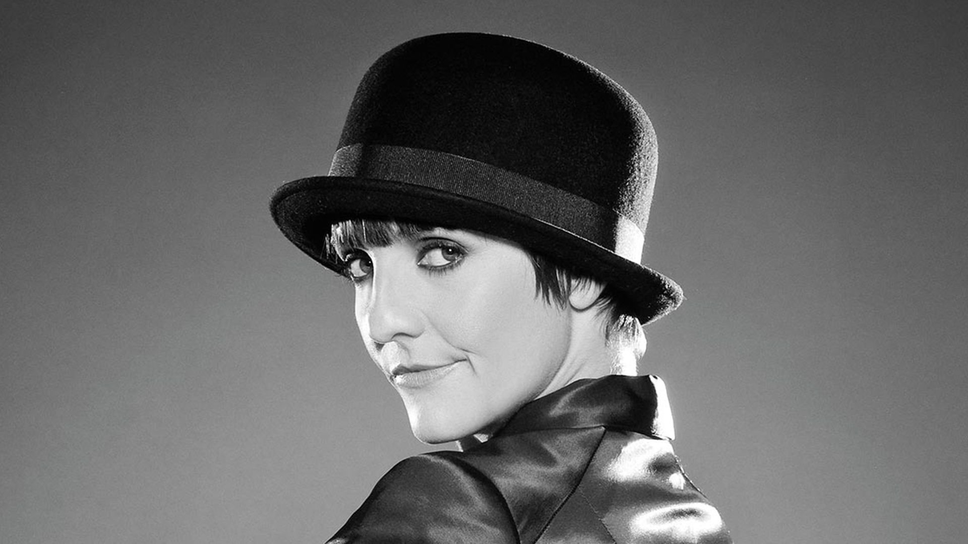 Backdrop for Florence Foresti : Mother Fucker