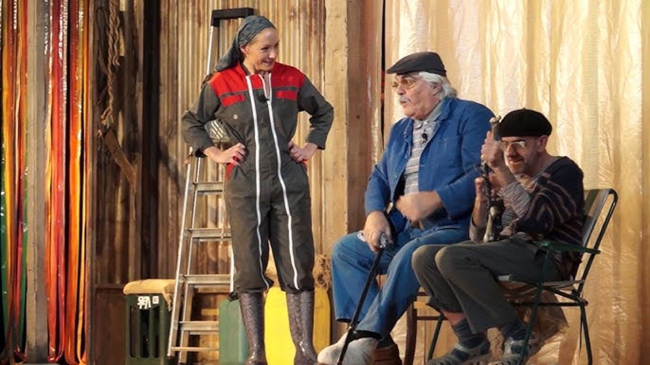 Backdrop for Nid de frelons