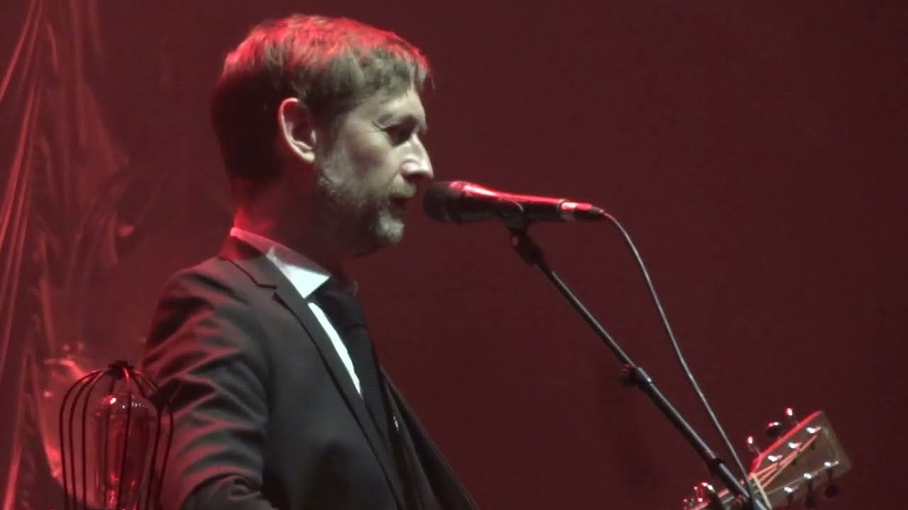 Backdrop for The Divine Comedy - This is not a Love Song