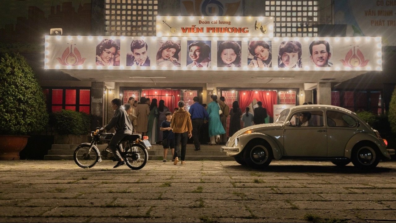 Backdrop for Sáng Đèn