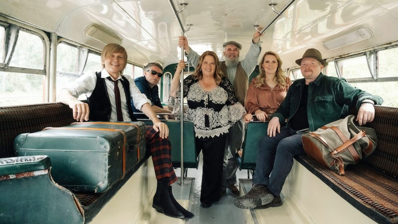 Backdrop for The Kelly Family – Die Reise geht weiter