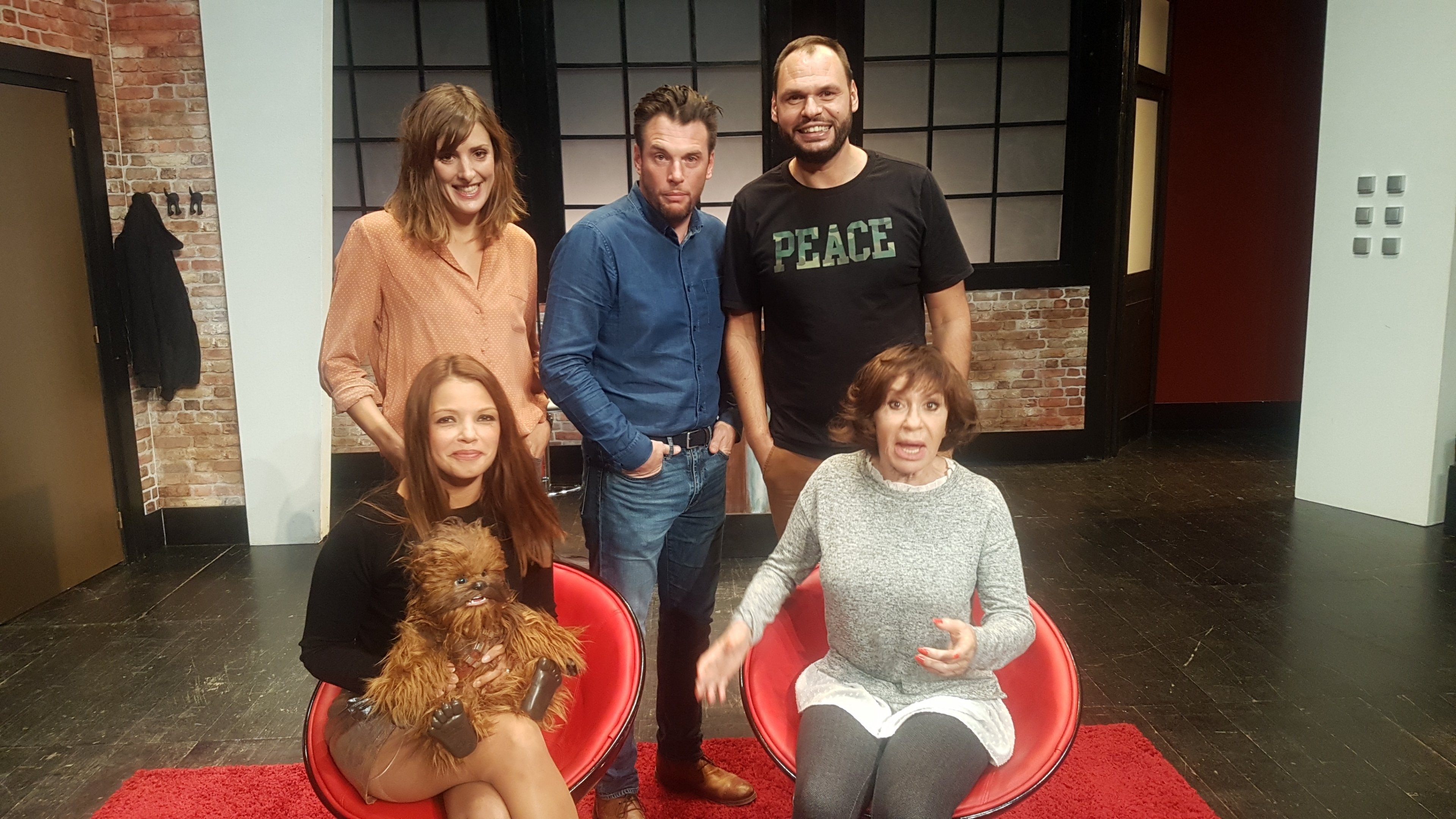 Backdrop for C'est pas du tout ce que tu crois