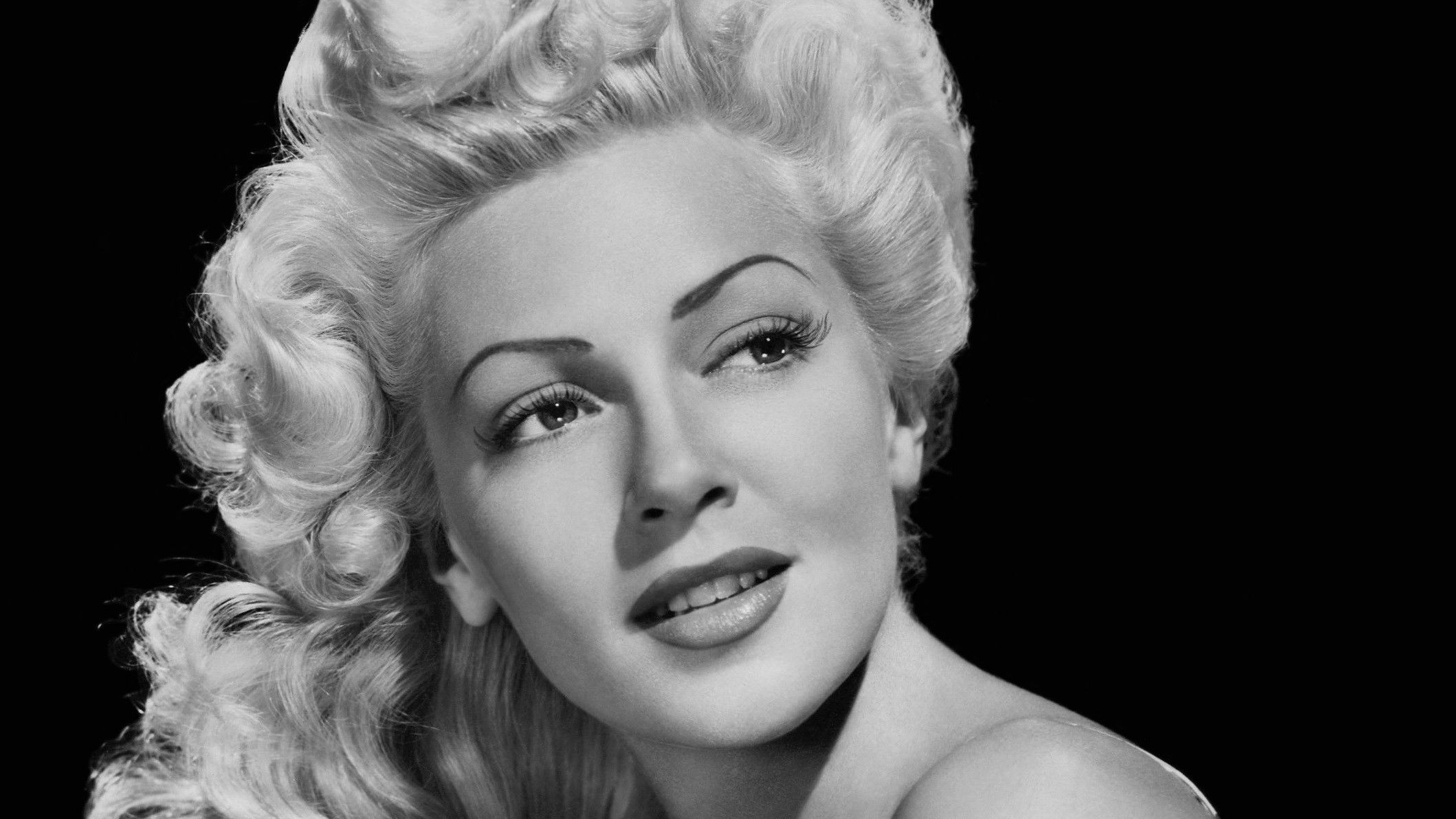 Backdrop for Marriage Is a Private Affair