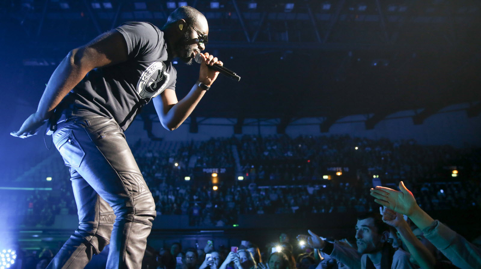 Backdrop for Stars in The Place : Gims & Friends