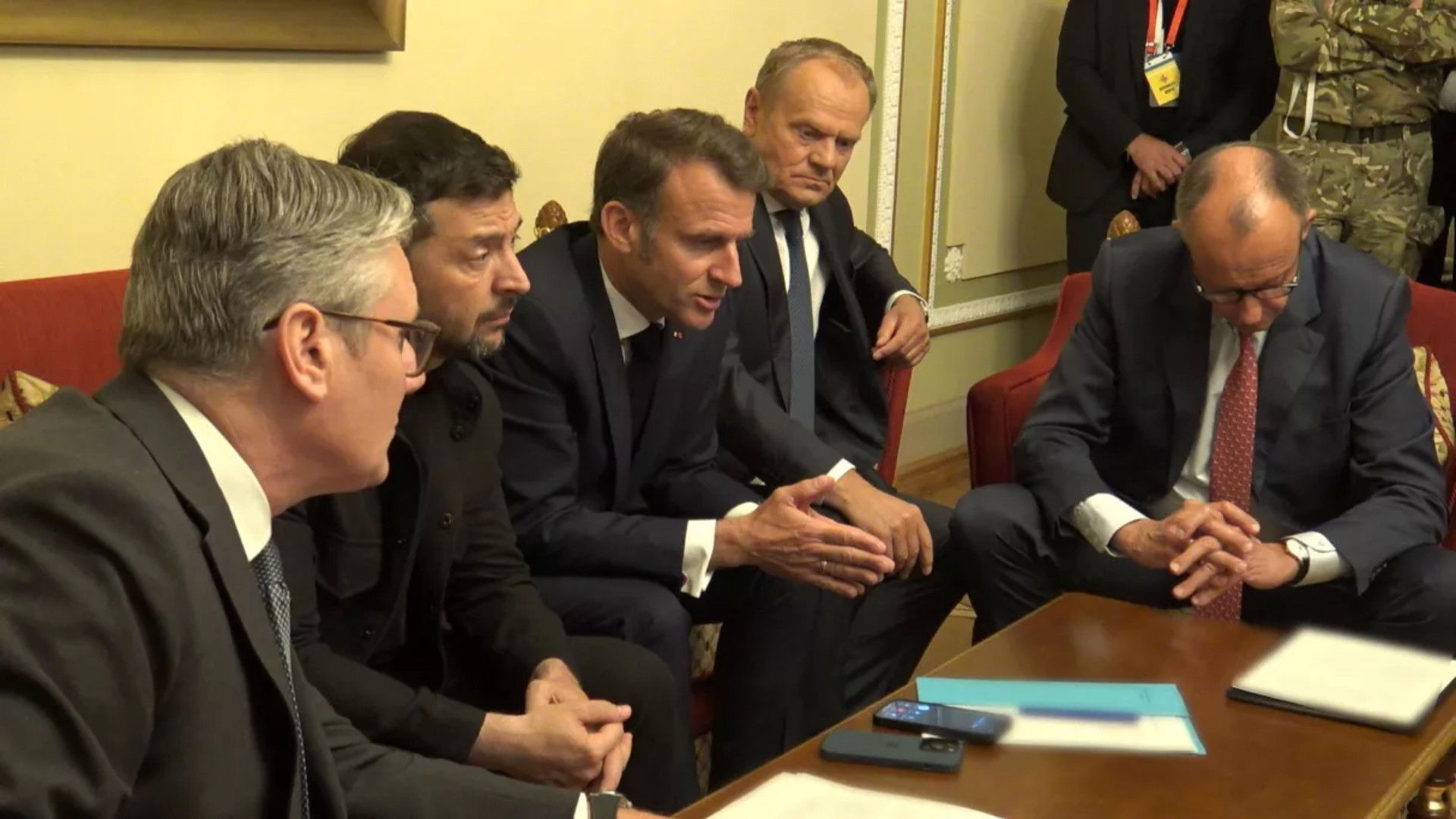 Backdrop for La Guerre, Donald Trump et nous : 2025, l'année de tous les dangers