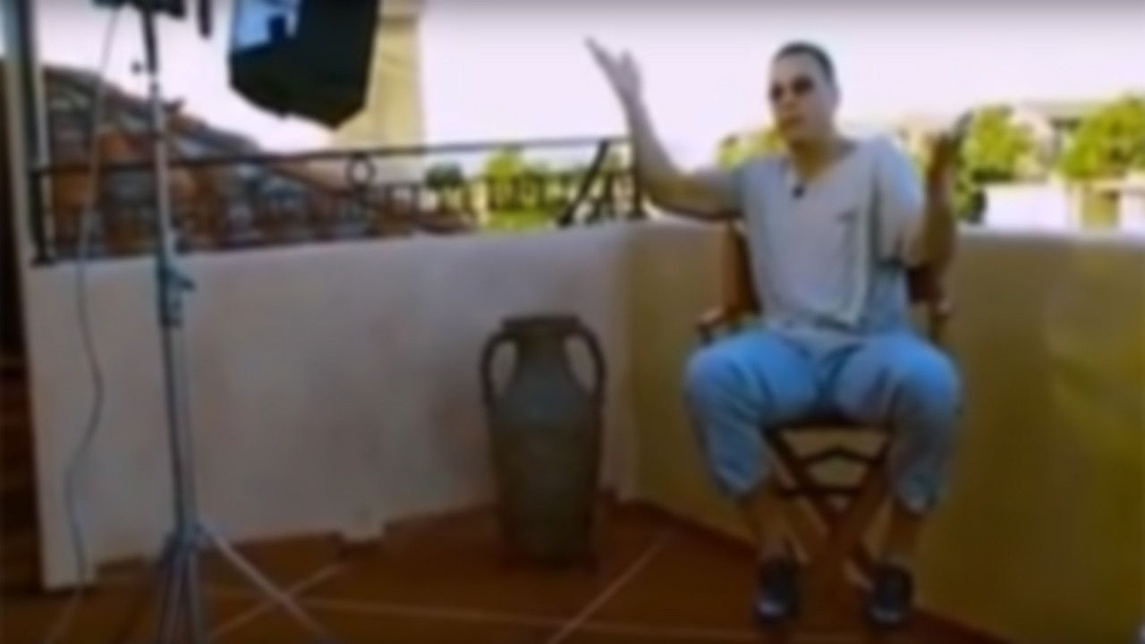 Backdrop for Dans la peau de Jean-Claude Van Damme