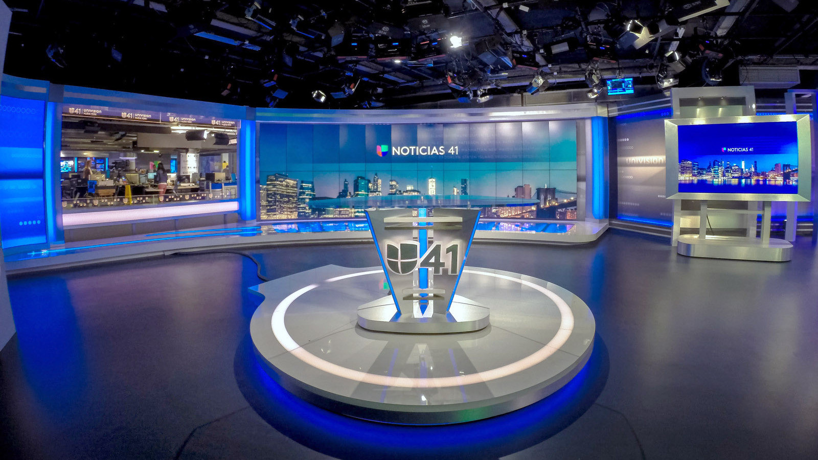 Backdrop for Univision News 41