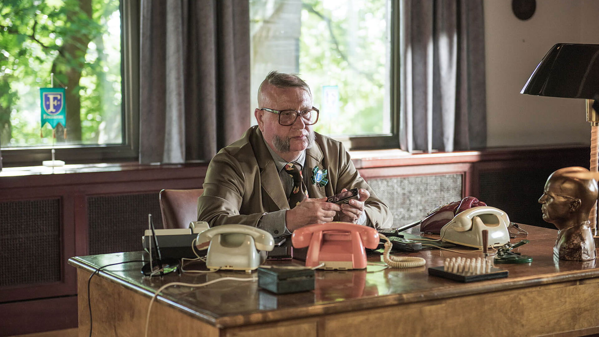 Backdrop for Fingerpori