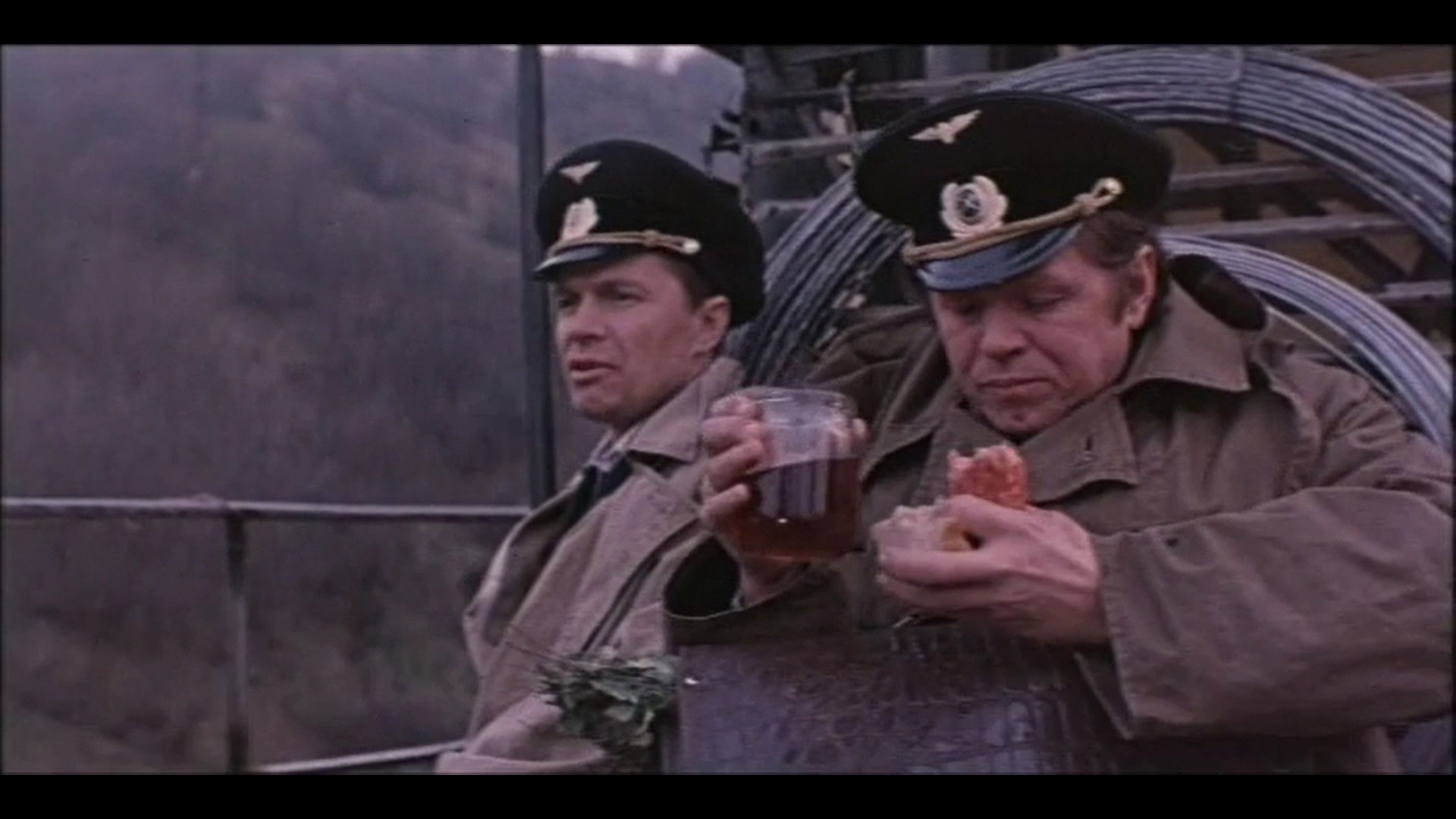 Backdrop for Оставить след