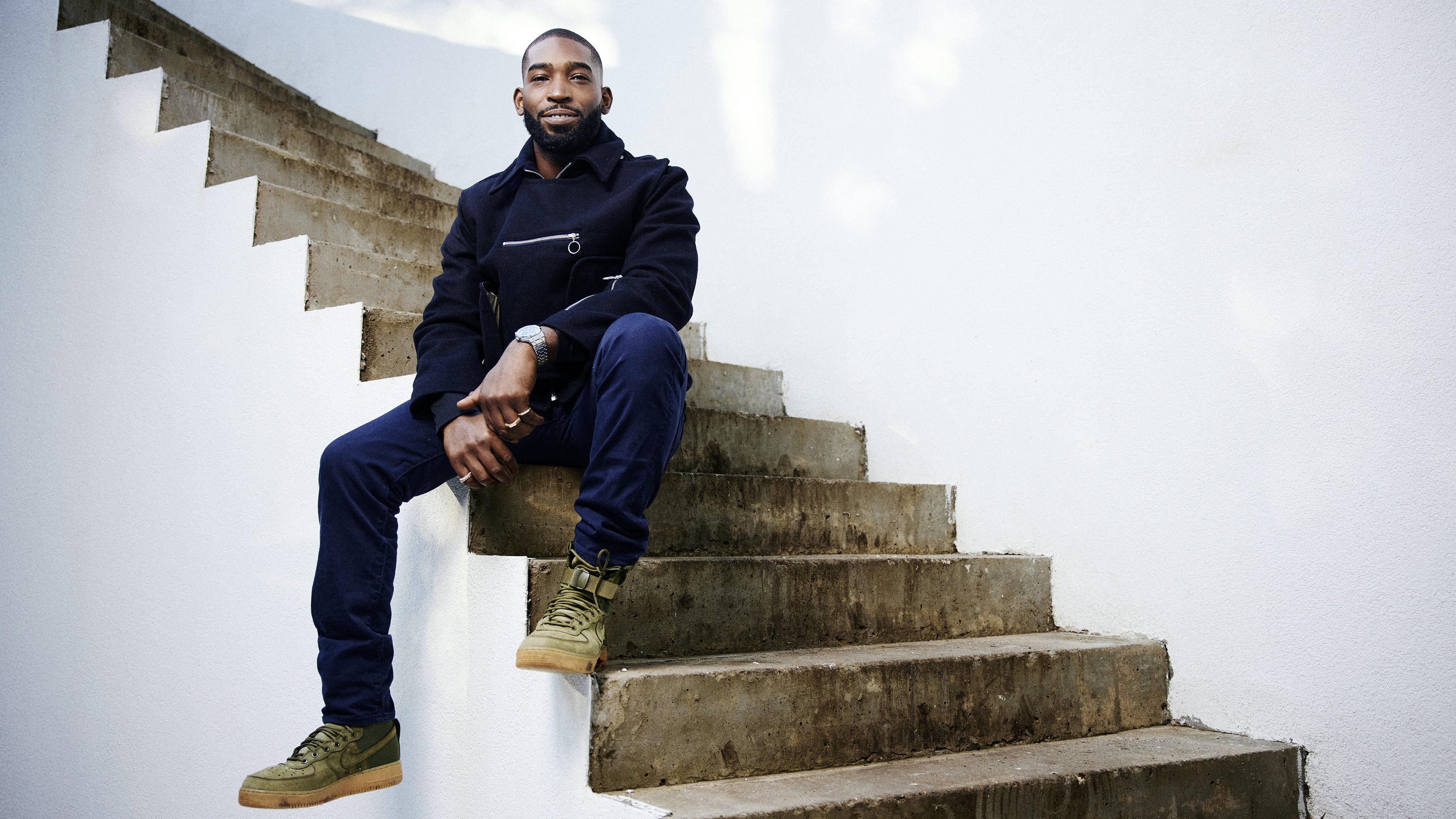 Backdrop for Extraordinary Extensions