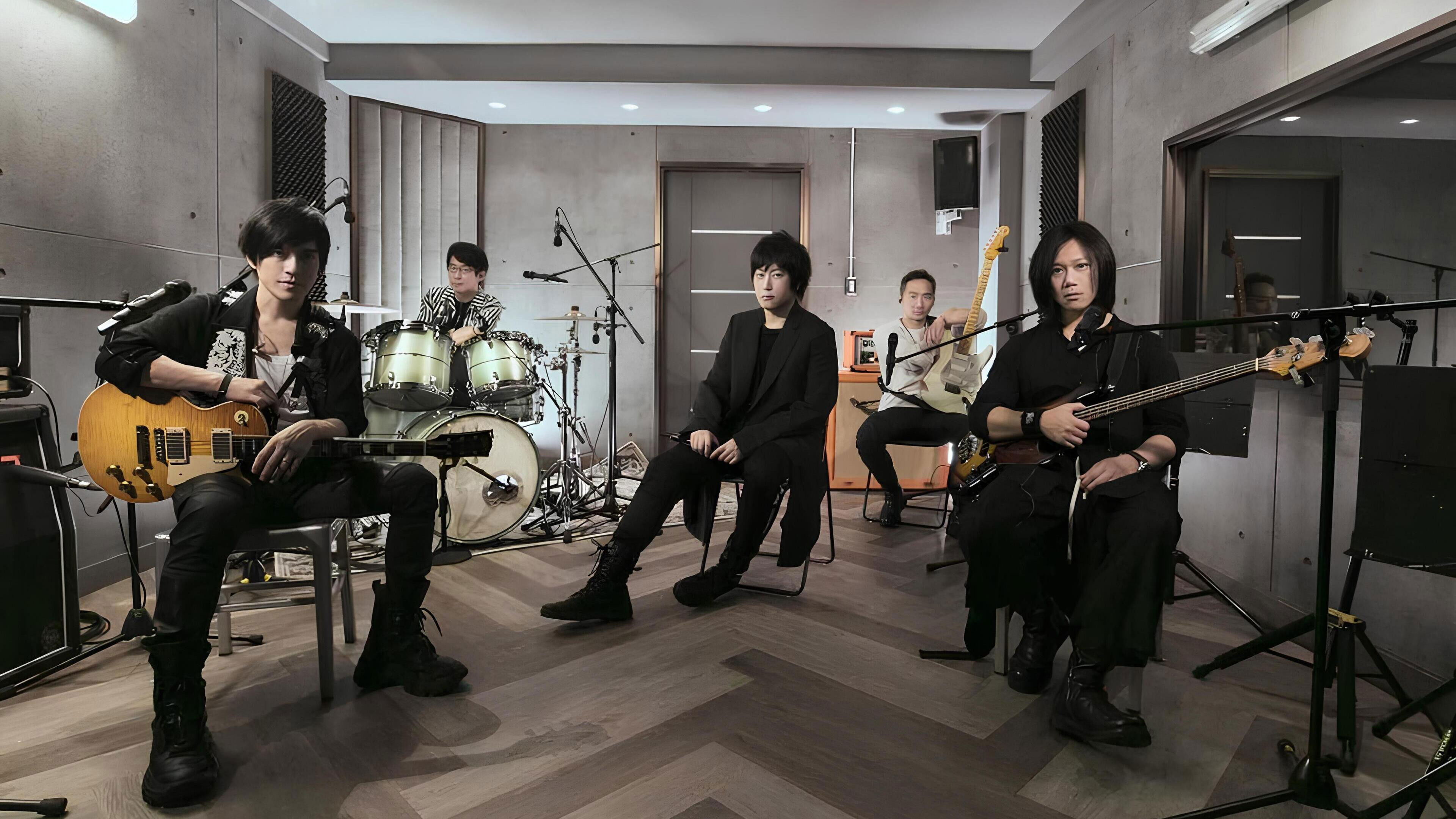 Backdrop for Mayday live in the sky