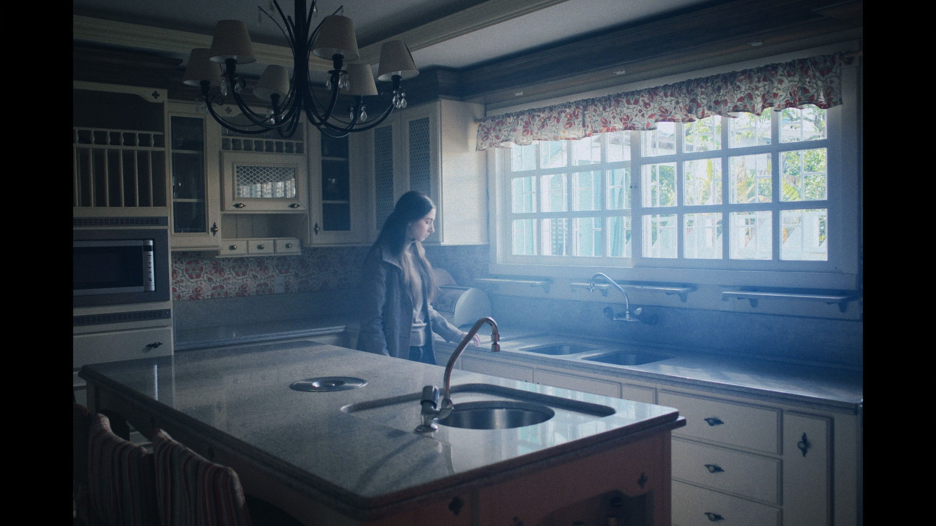 Backdrop for Tudo Que Já Foi Luz