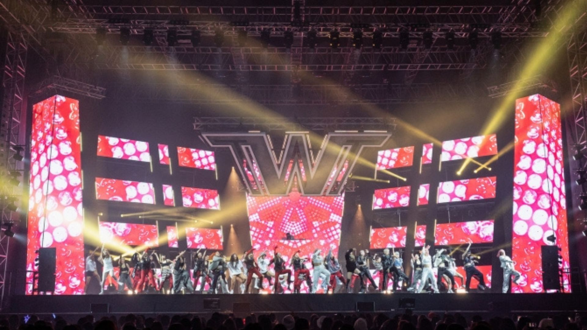 Backdrop for Street Woman Fighter Concerts