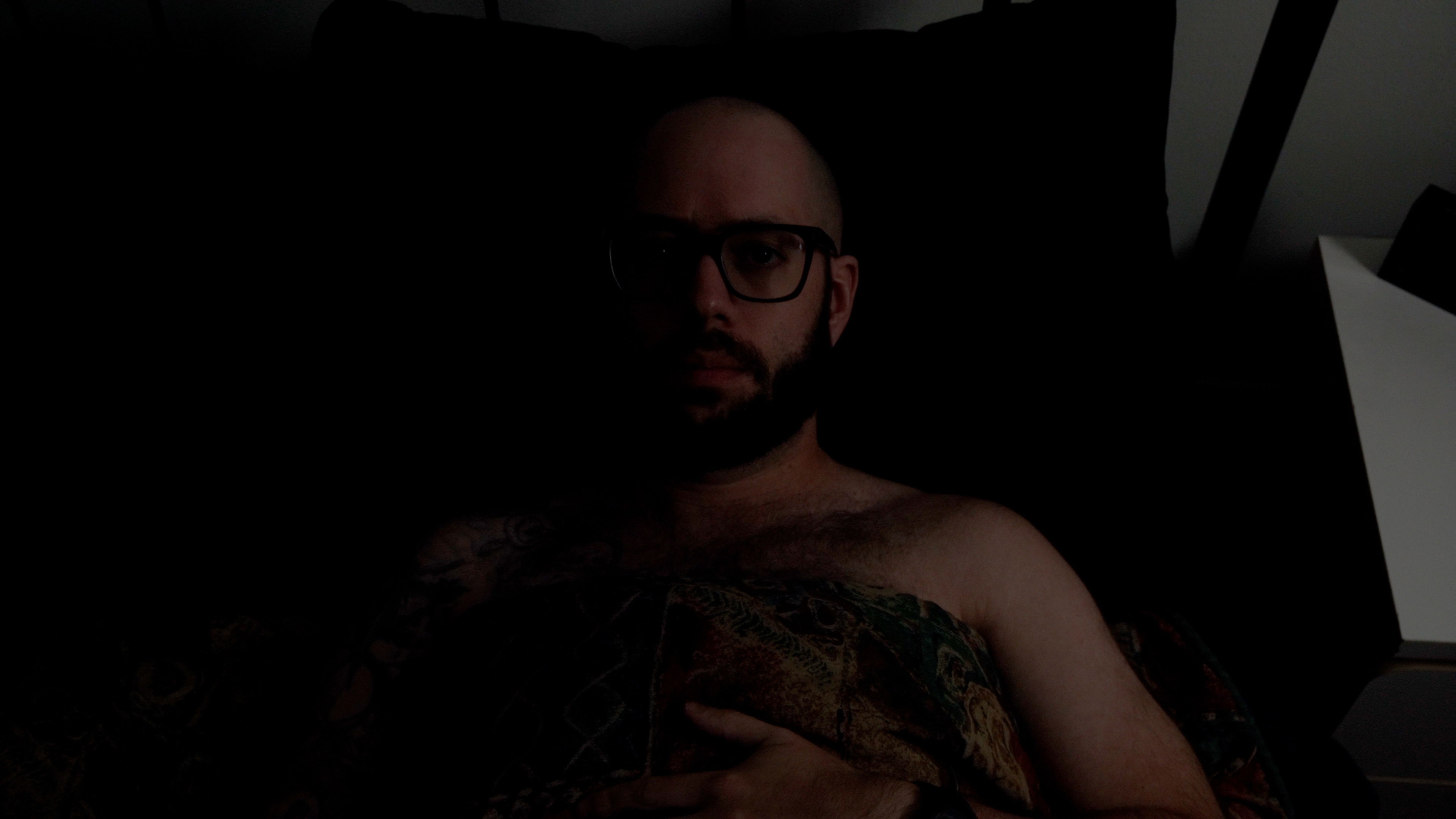 Backdrop for Que j'expire