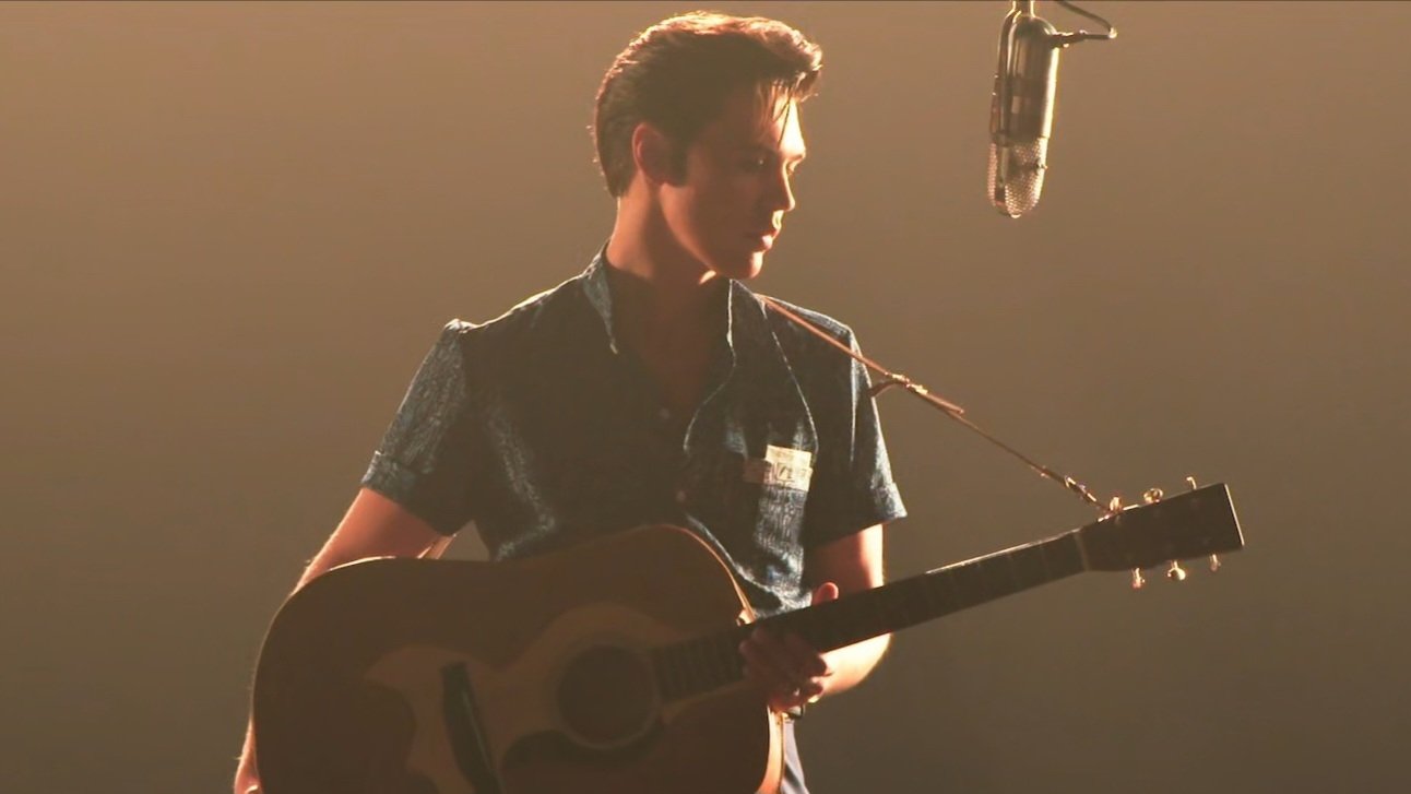 Backdrop for Rock 'N Roll Royalty - The Music & Artists Behind Elvis