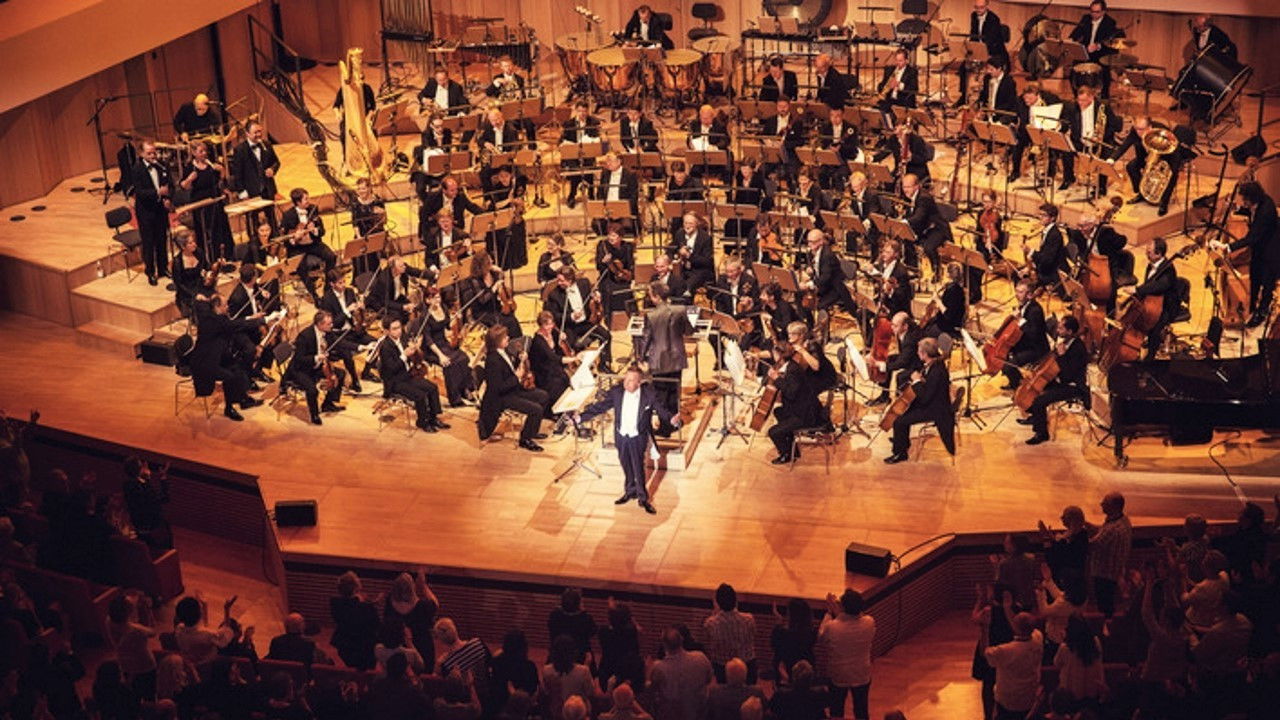 Backdrop for Roland Kaiser: Grenzenlos - Kaiser im Palast