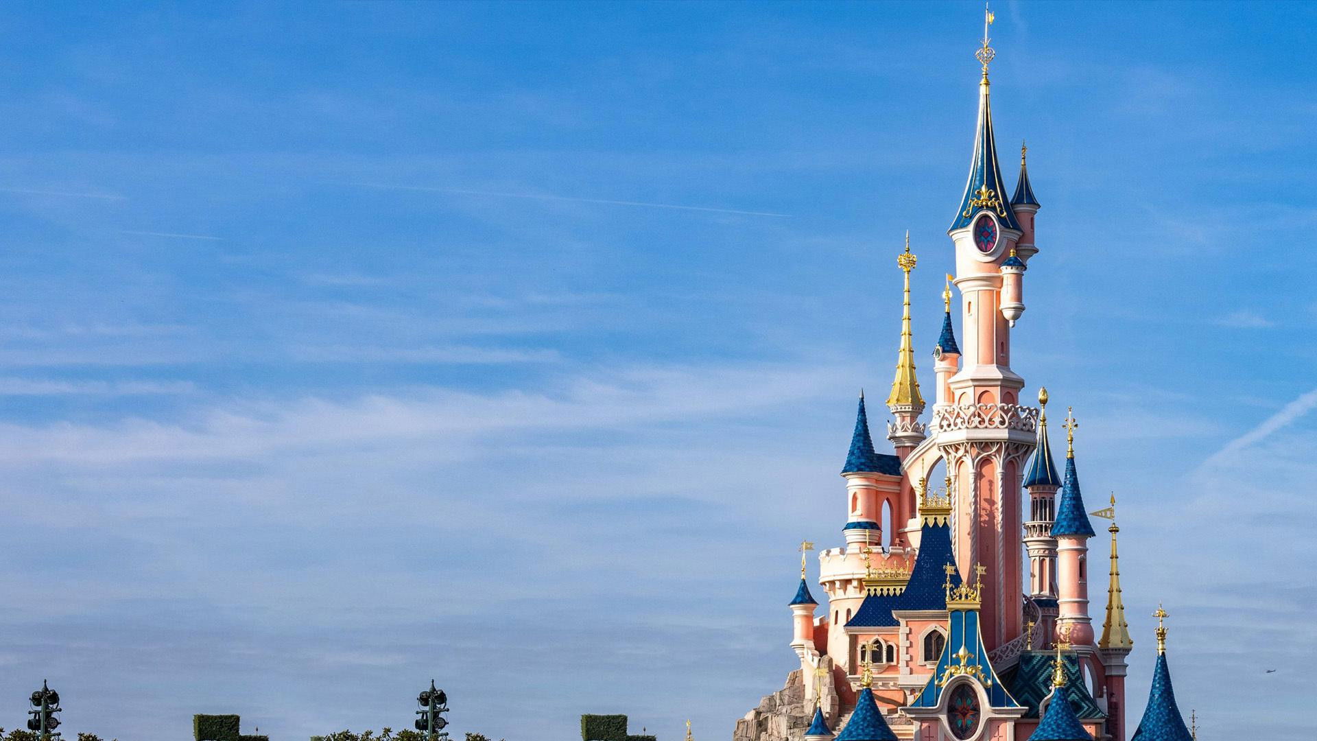 Backdrop for Disneyland Paris : Les Secrets du château