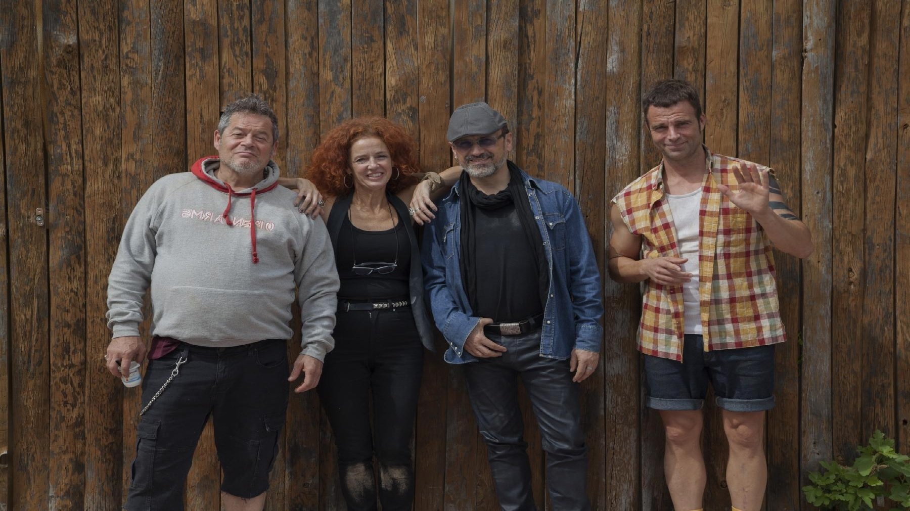 Backdrop for Por tus muertos