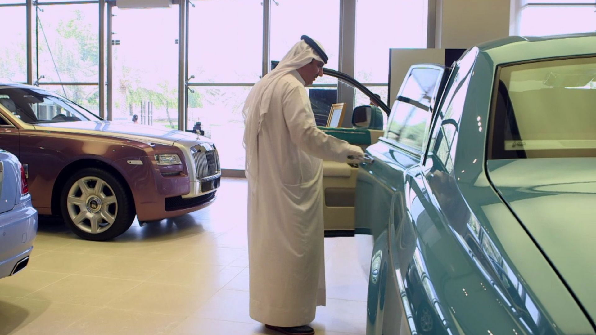 Backdrop for Rolls Royce, Looking For Perfection