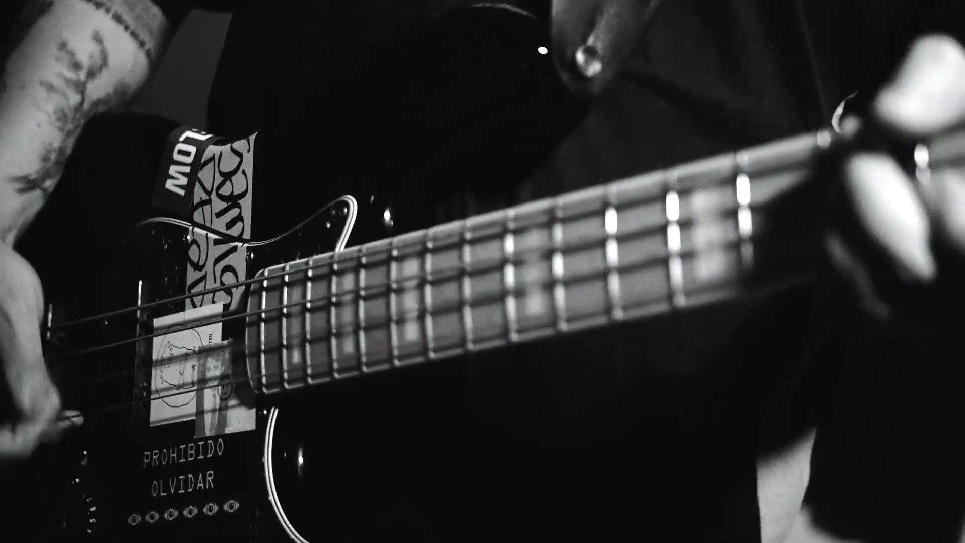 Backdrop for Estoy Bien - Lo Que Intentamos Hacer (Lanzamiento)