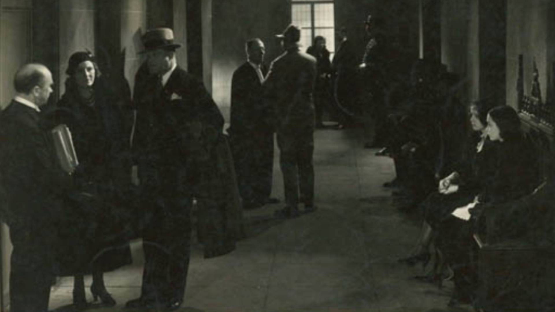 Backdrop for Le crime du chemin rouge