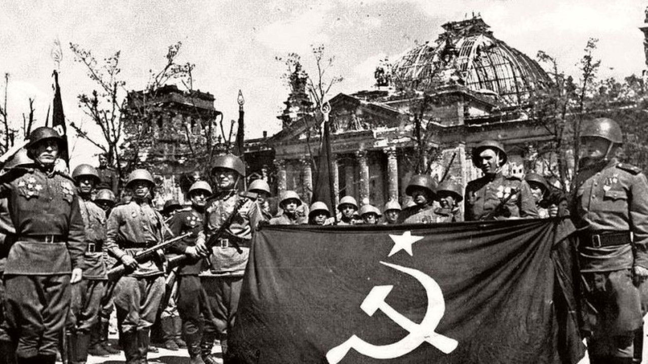 Backdrop for The Fall of Berlin
