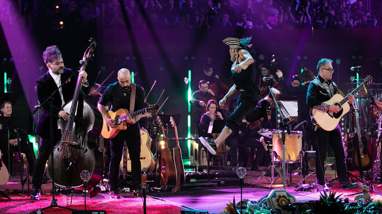 Backdrop for Café Tacvba - Un Segundo / MTV Unplugged