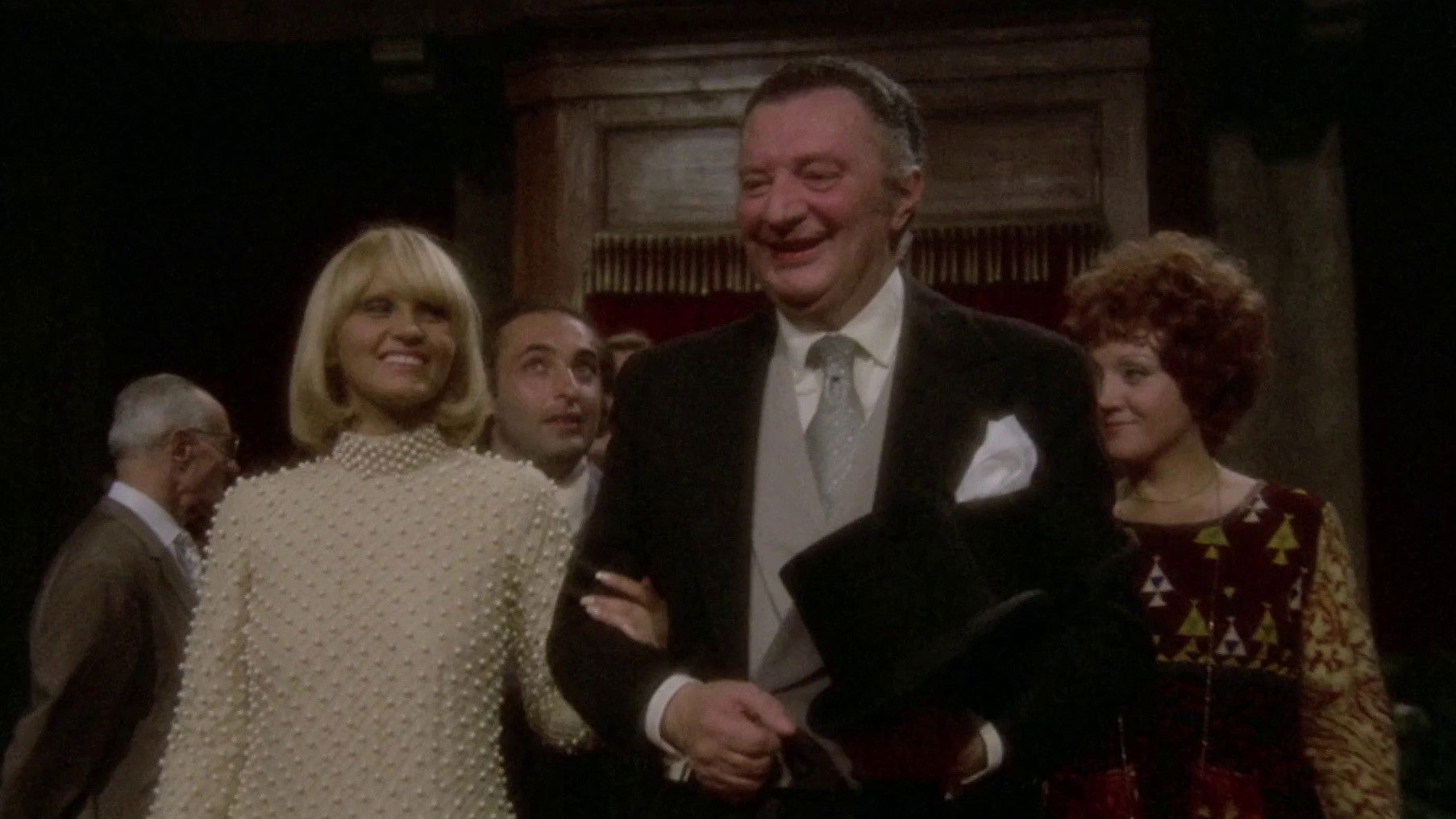 Backdrop for Anima mia