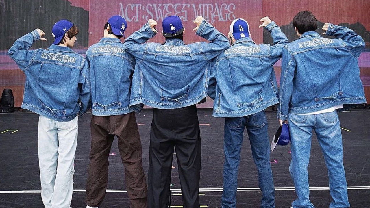 Backdrop for TXT (ACT: SWEET MIRAGE) IN LA: LIVE VIEWING