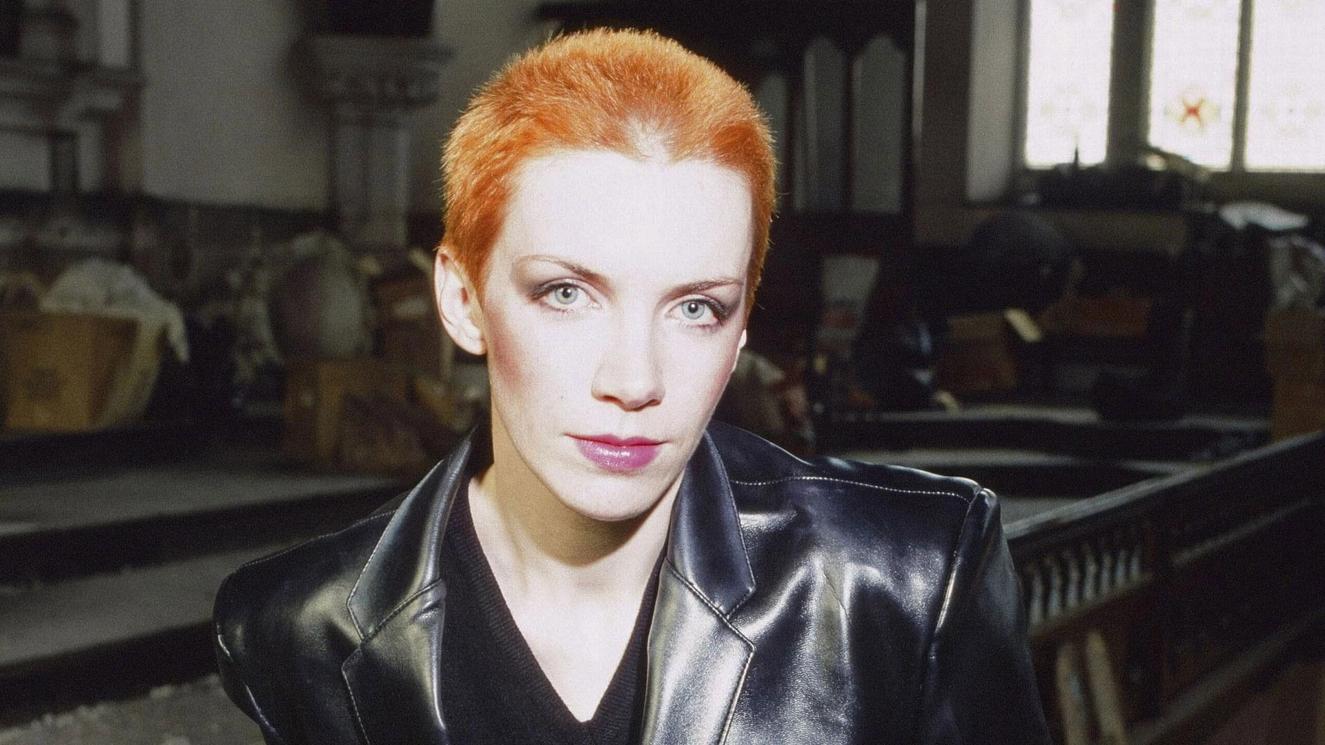 Backdrop for Annie Lennox : De Eurythmics à l'engagement, itinéraire d'une icône pop