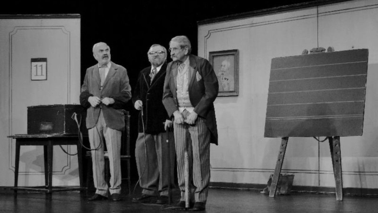 Backdrop for Investigation of the Loss of a Class Book