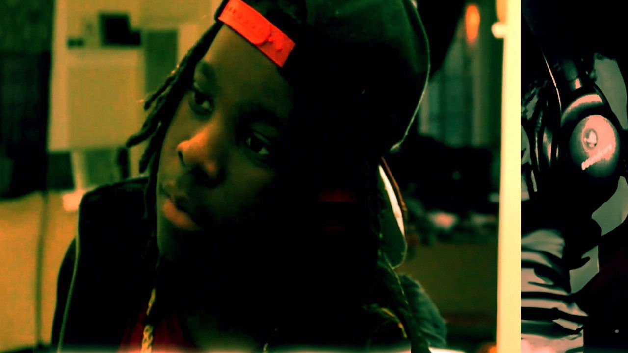 Backdrop for Social Net Stories: Millionaire Son