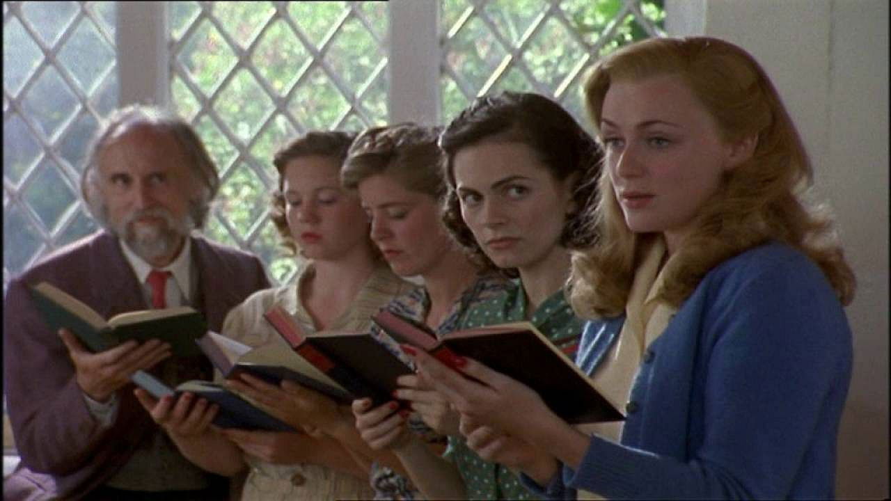 Backdrop for The Blonde Bombshell