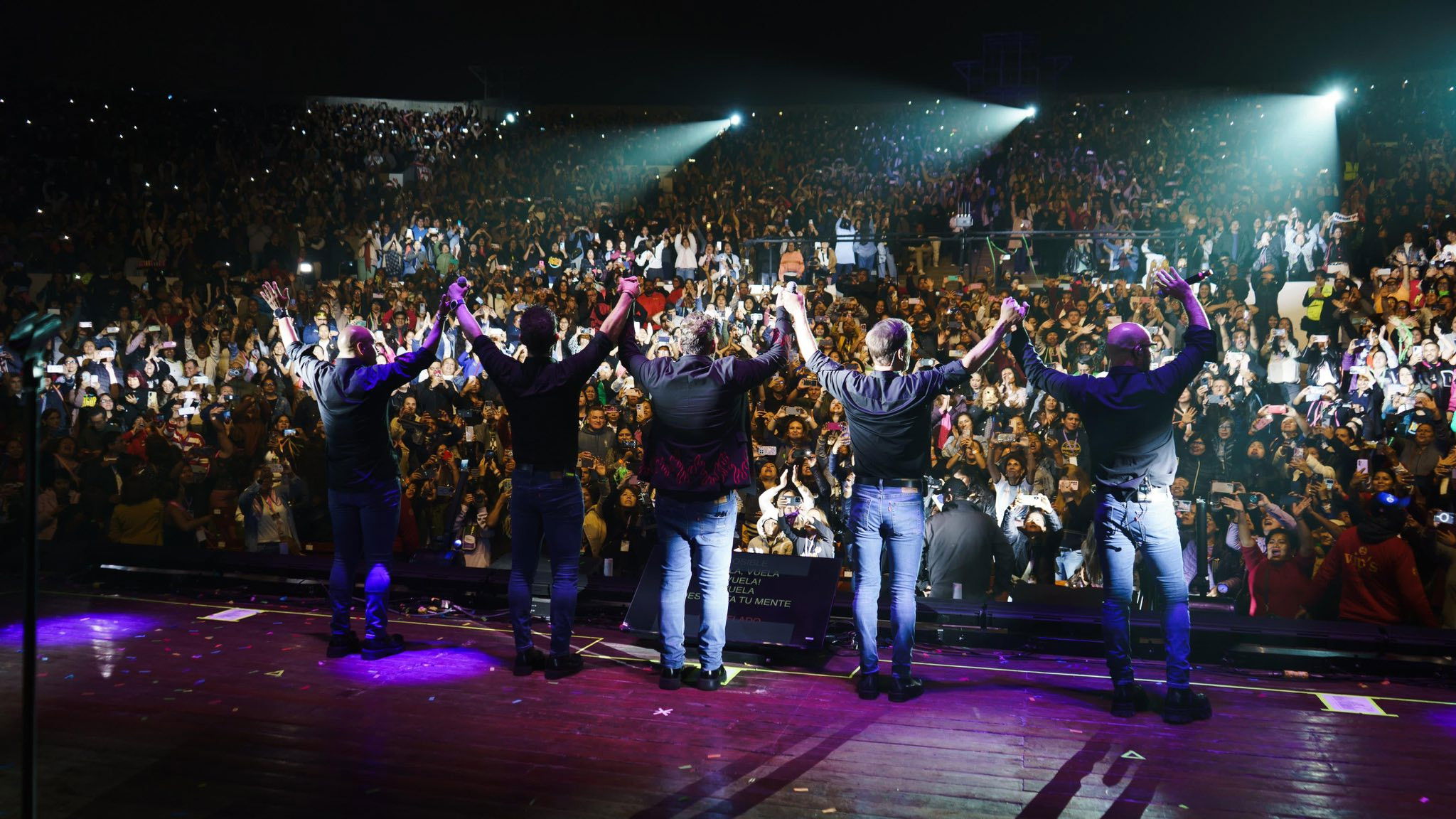 Backdrop for Cambiando el destino