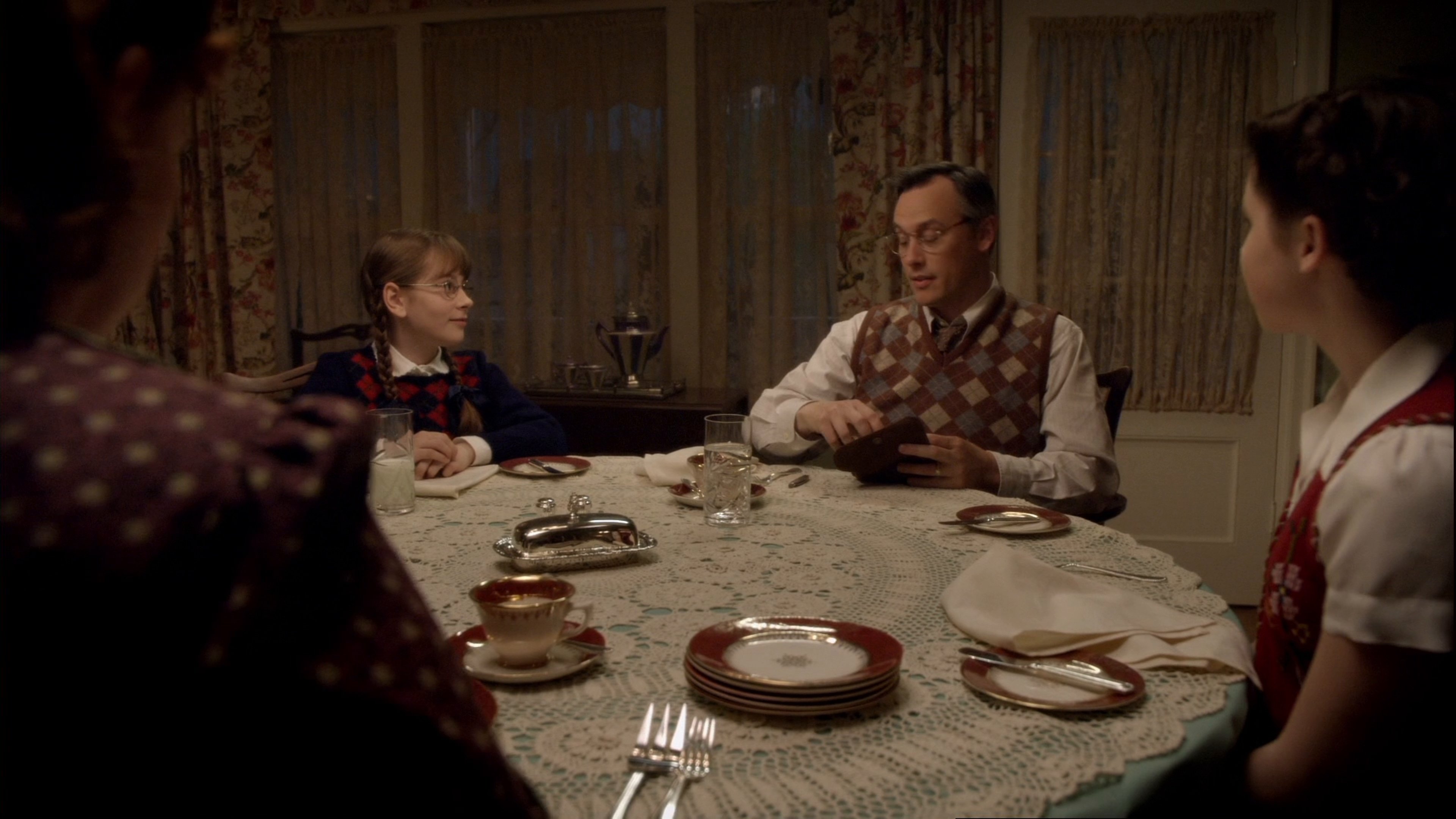 Backdrop for Molly: An American Girl on the Home Front