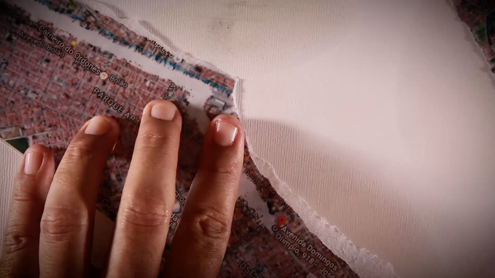 Backdrop for Memórias do Subsolo ou o Homem que Cavou até Encontrar uma Redoma