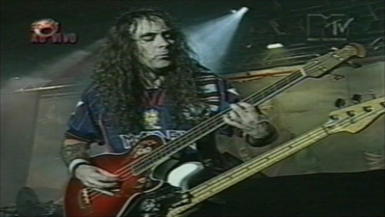 Backdrop for Iron Maiden: [1998] Live in Curitiba