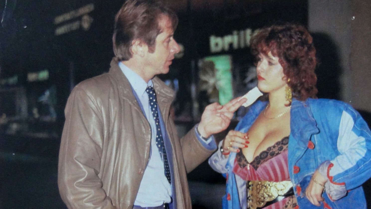 Backdrop for Bei Anruf Liebe