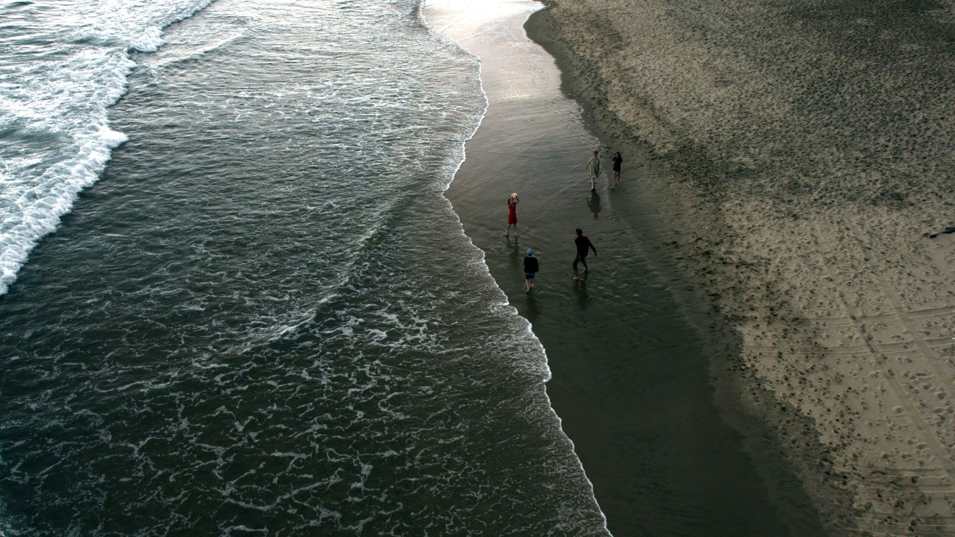 Backdrop for Entre deux mères