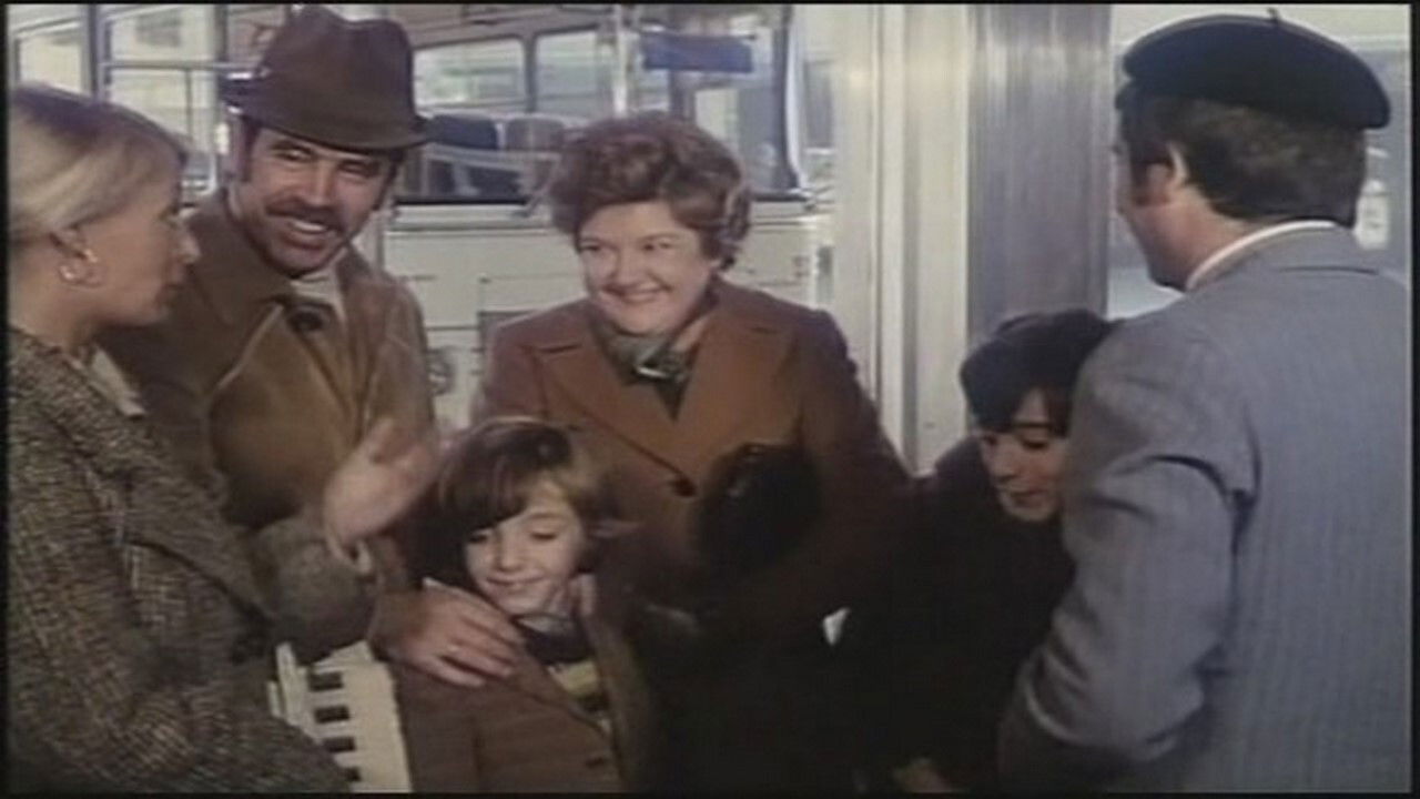 Backdrop for Eva, limpia como los chorros del oro